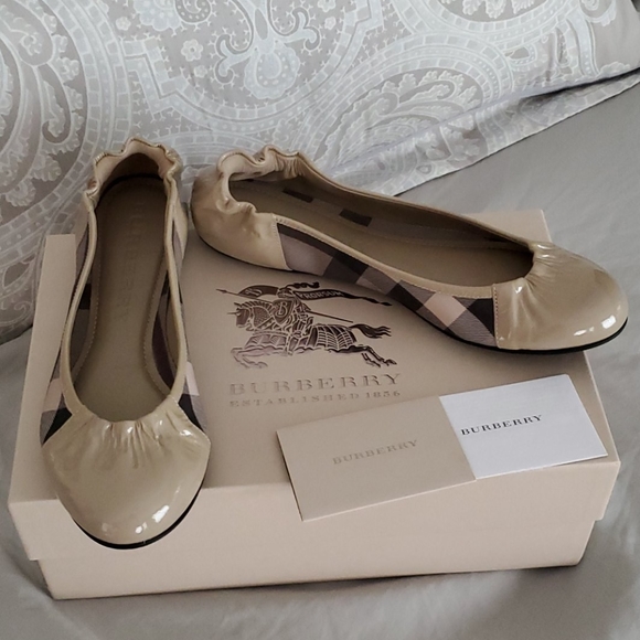 Burberry Shoes - Burberry Nova Check Patent Leather Ballerina Flats